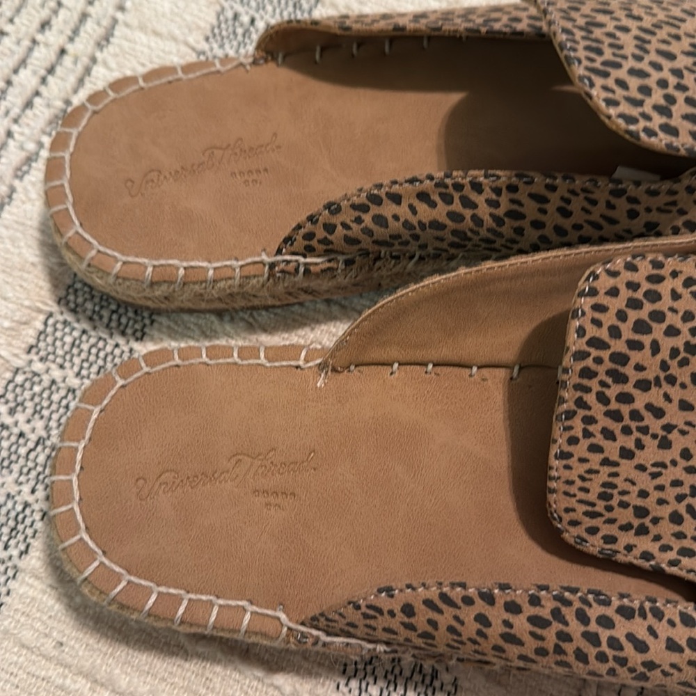 Leopard Slides from Universal Thread 8.5 - Picture 5 of 5